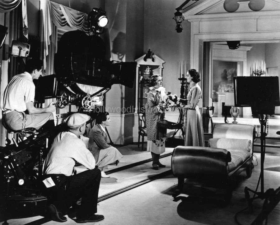 Dorothy Arzner 1936  WM.jpg